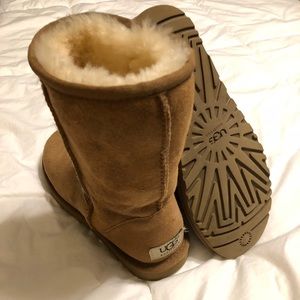 Women's Classic Short Uggs Boots